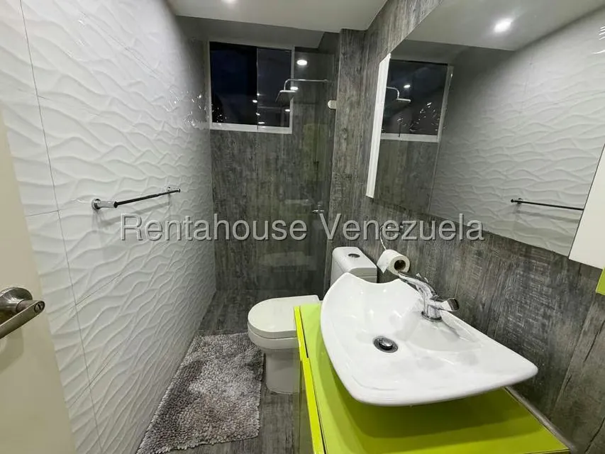 Apartamento (1 Nivel) en Alquiler en El Cigarral, Distrito Metropolitano - 9