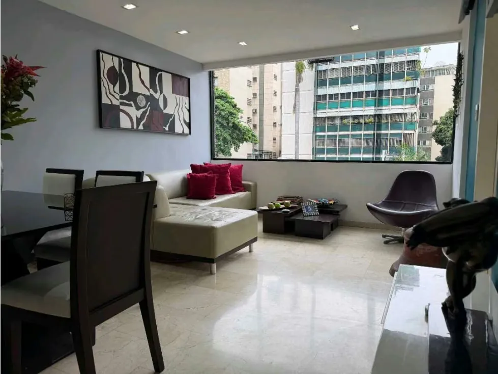 Apartamento en venta 81m2. Altamira - 2