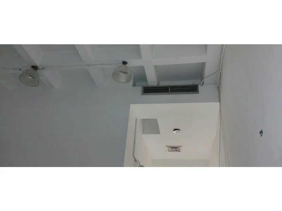 Vendo Local Comercial en PB 134m2 C. C. Concresa 4938 - 13