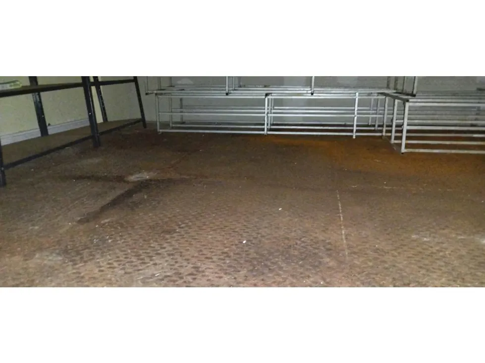 Vendo Local Comercial en PB 134m2 C. C. Concresa 4938 - 16