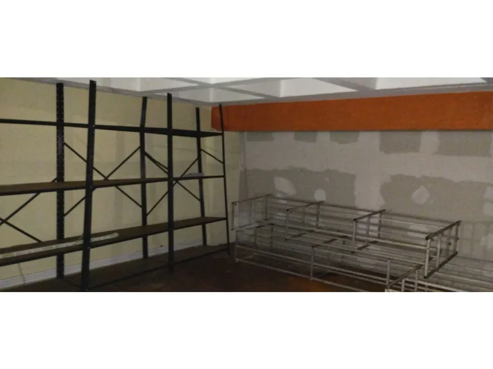 Vendo Local Comercial en PB 134m2 C. C. Concresa 4938 - 18