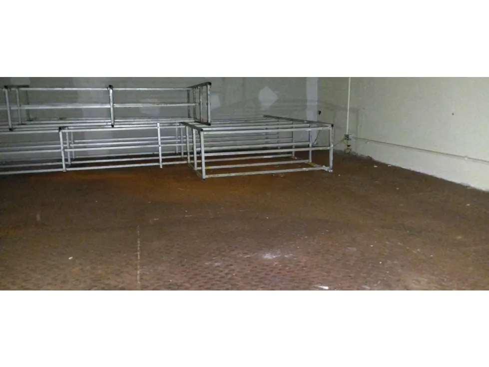 Vendo Local Comercial en PB 134m2 C. C. Concresa 4938 - 19