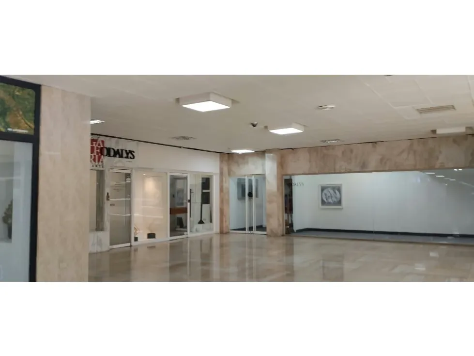 Vendo Local Comercial en PB 134m2 C. C. Concresa 4938 - 3