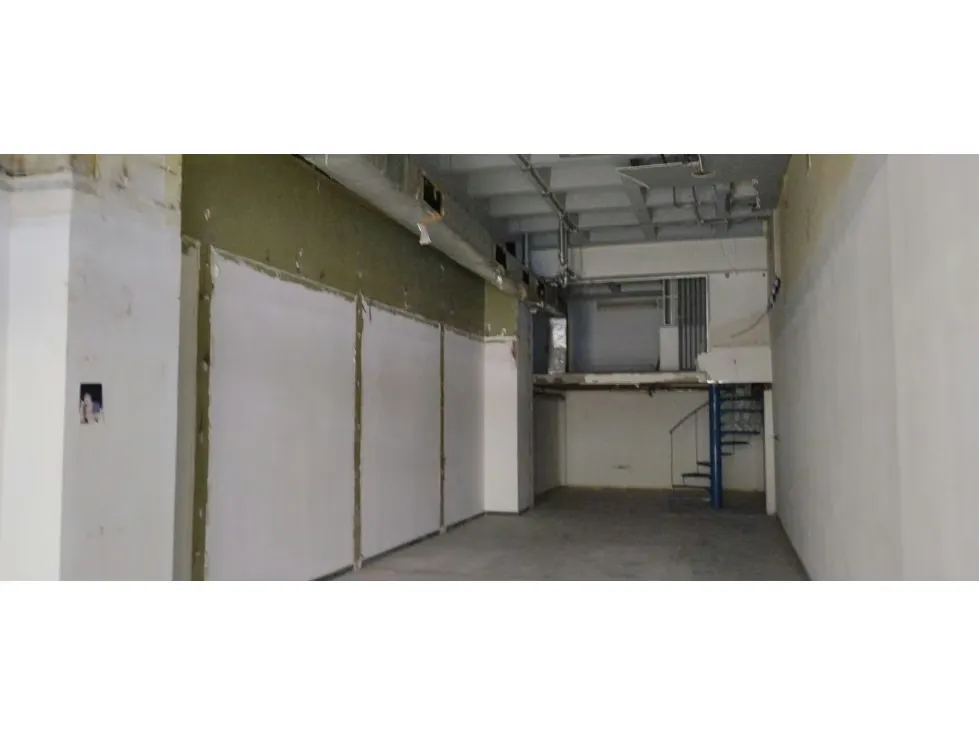 Vendo Local Comercial en PB 134m2 C. C. Concresa 4938 - 21