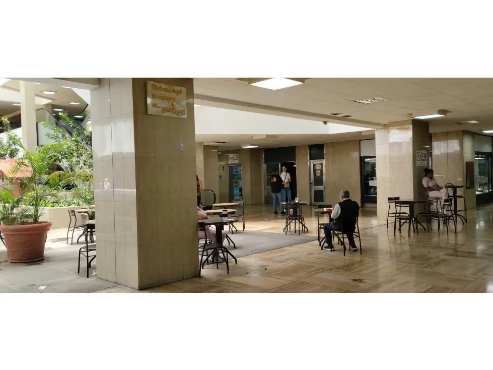 Vendo Local Comercial en PB 134m2 C. C. Concresa 4938 - 4