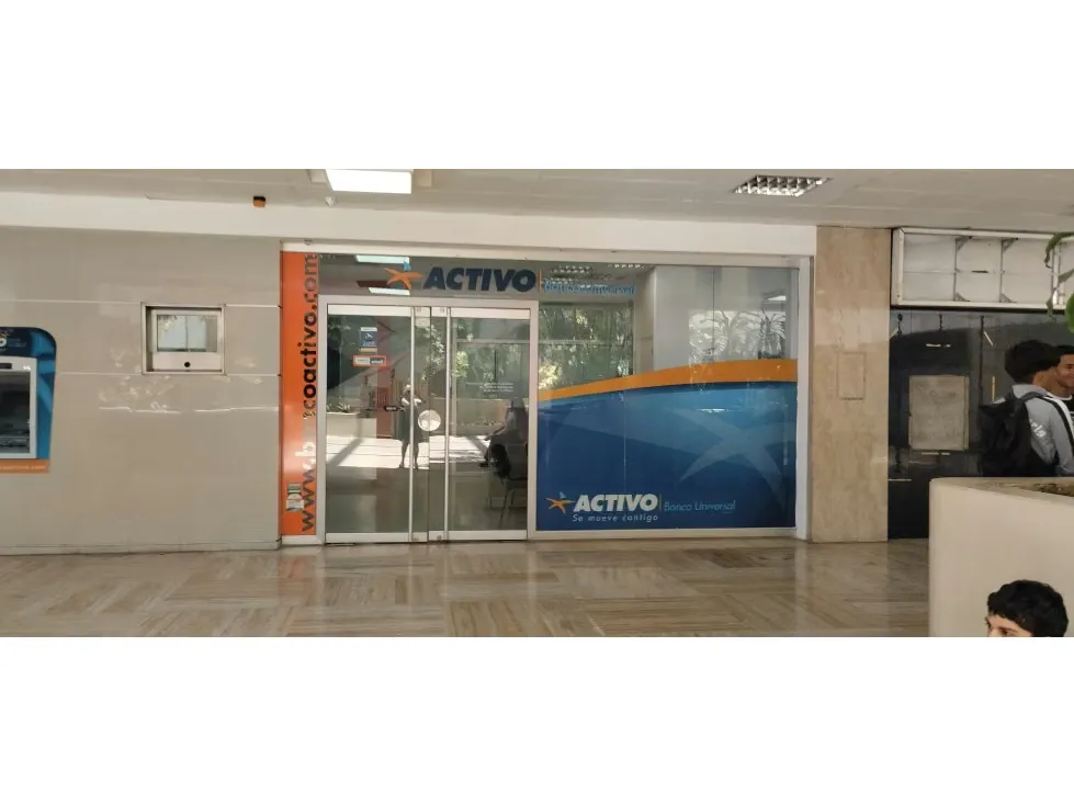 Vendo Local Comercial en PB 134m2 C. C. Concresa 4938 - 5
