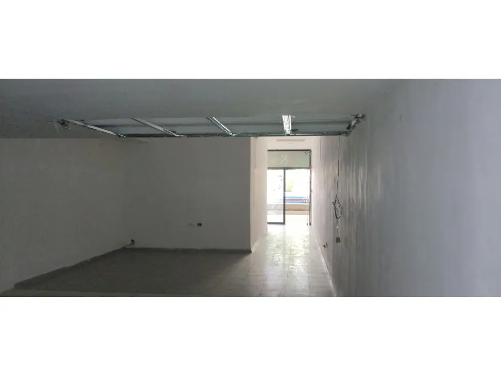 Vendo Local Comercial en PB 134m2 C. C. Concresa 4938 - 8