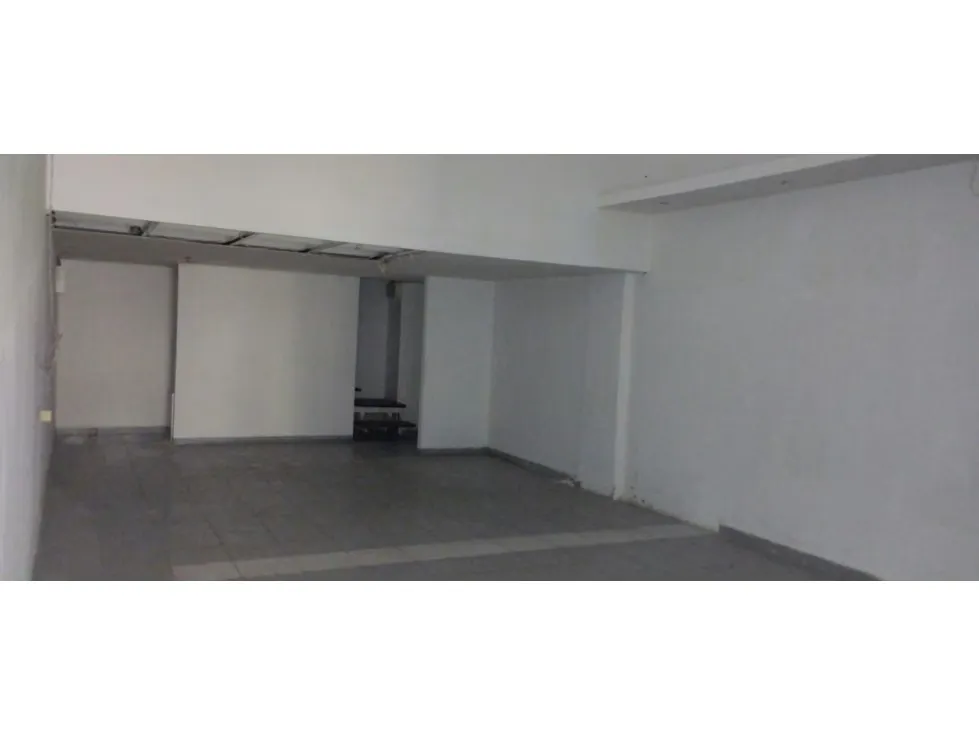 Vendo Local Comercial en PB 134m2 C. C. Concresa 4938 - 9