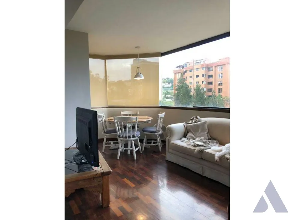Se vende apartamento 223m2 Los Naranjos 4713