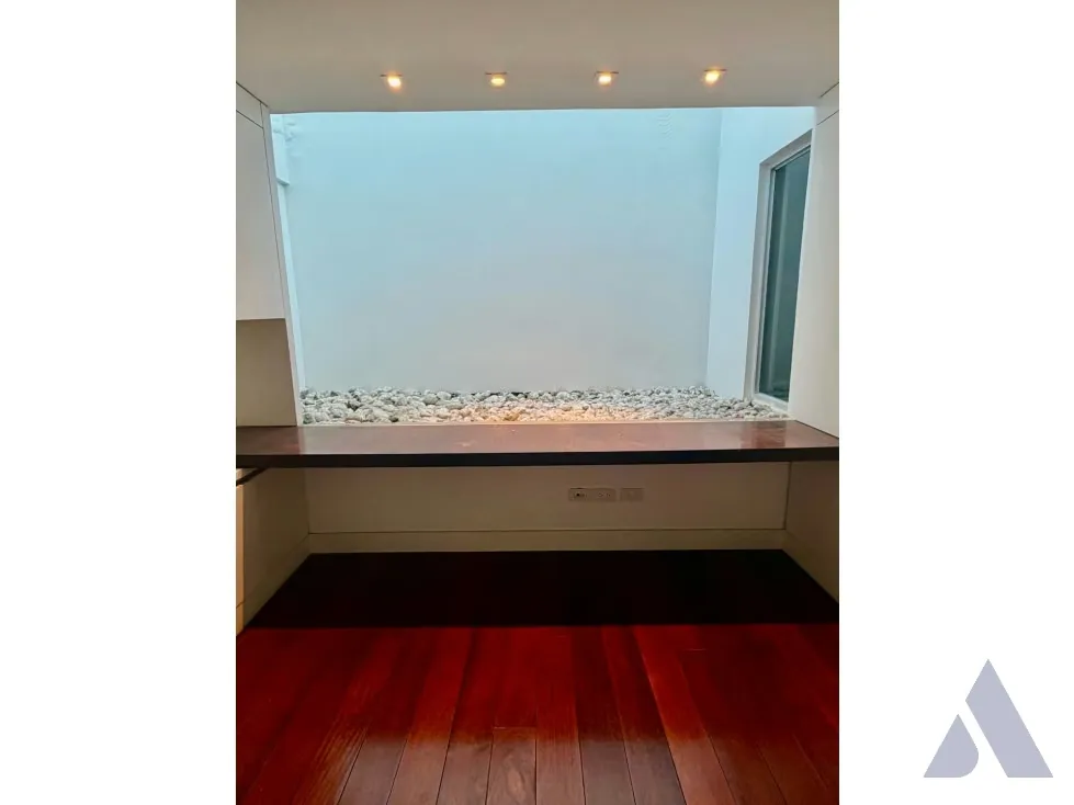 Se vende quinta en calle cerrada 750m2 Lomas del Mirador 2550 - 12