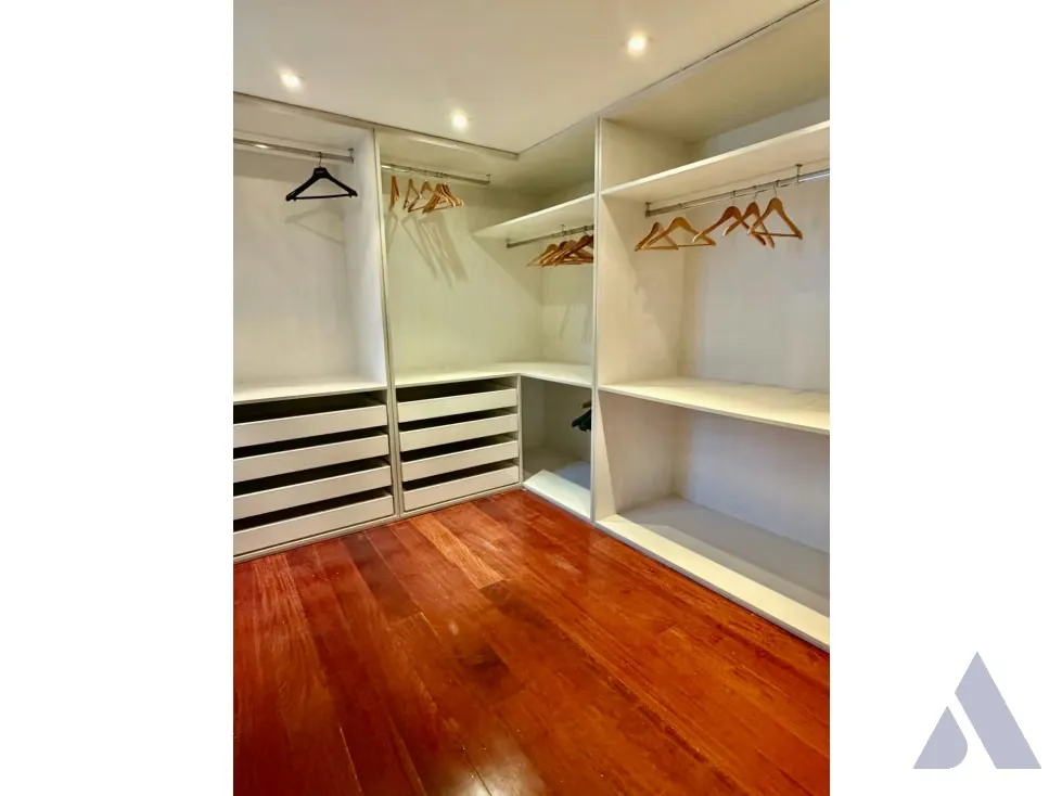 Se vende quinta en calle cerrada 750m2 Lomas del Mirador 2550 - 13