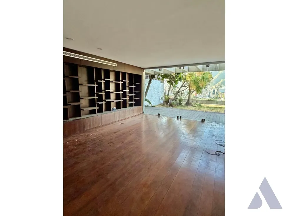 Se vende quinta en calle cerrada 750m2 Lomas del Mirador 2550 - 8