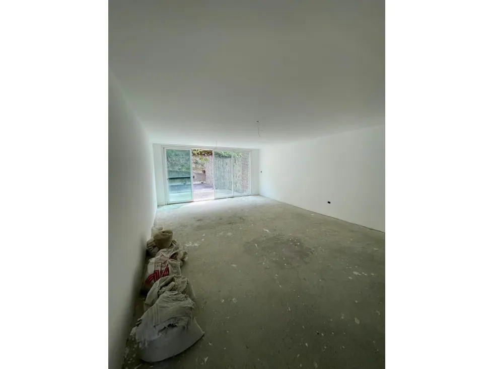 Apartamento PB de 117m2 + 39,60m2 + 195m2 en venta en Escampadero - 3