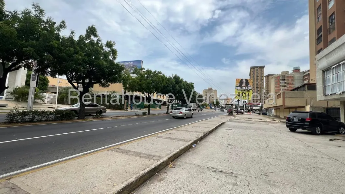 Local Comercial en Alquiler en Avenida Bella Vista, Zulia - 14
