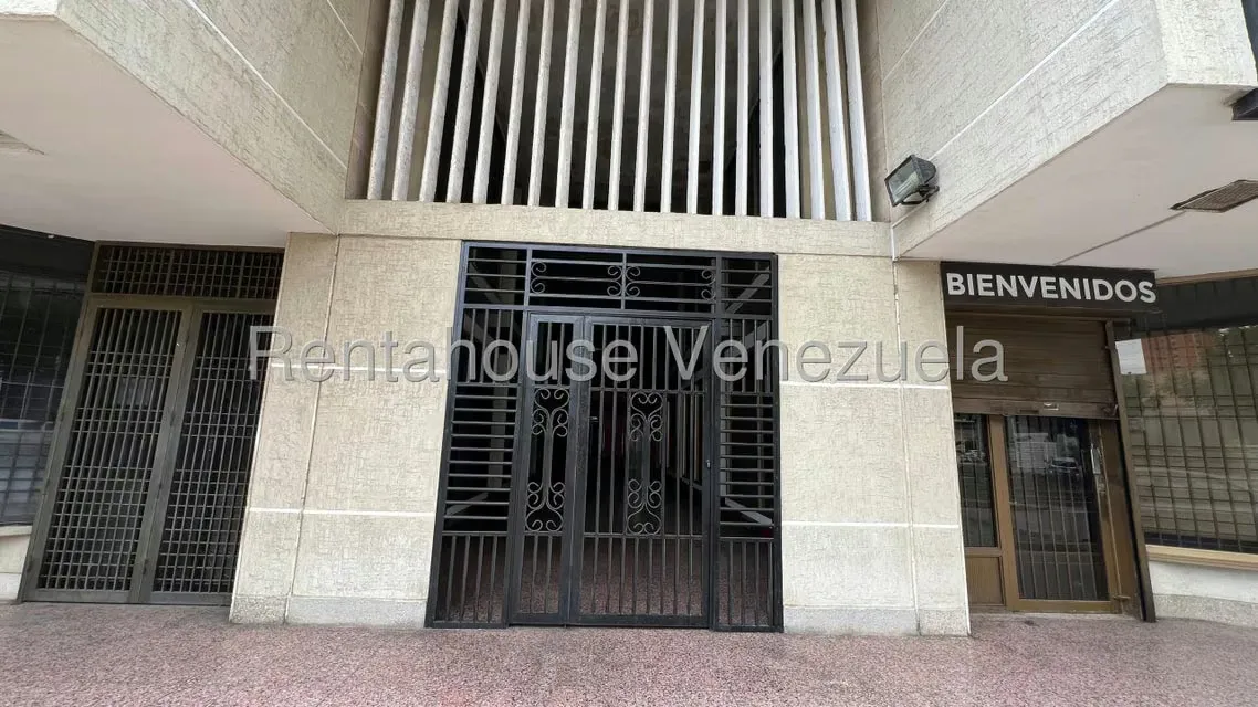 Local Comercial en Alquiler en Avenida Bella Vista, Zulia - 3