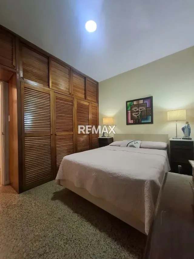 Venta, Apartamento remodelado, final de la Av. Casanova - 6