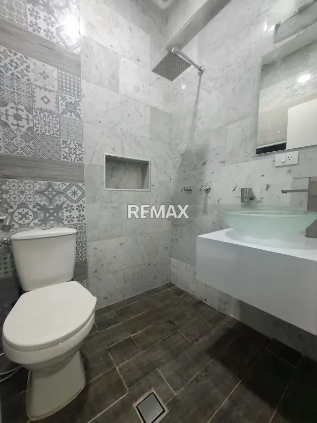 Venta, Apartamento remodelado, final de la Av. Casanova - 10