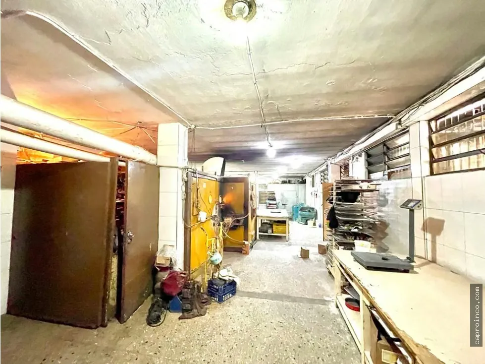 Prestigiosa Panaderia En Venta en av. las Ferias. TCL L 9644249 - 7