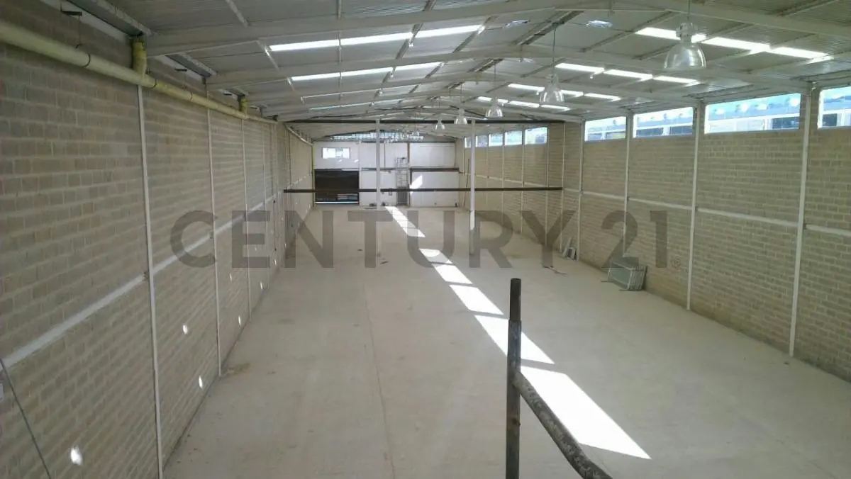 En Alquiler galpon de 1700 mts2 - 5