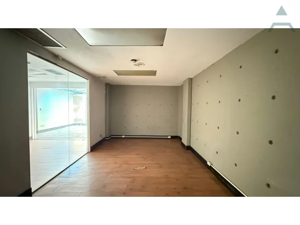 Se vende oficina 712m² Prados del Este - 3