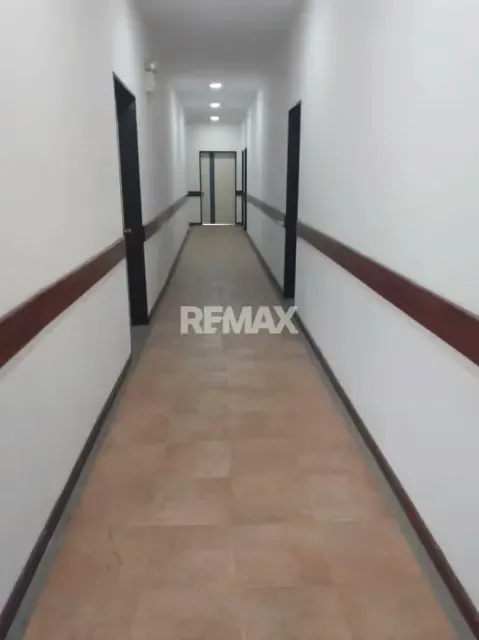 Alquiler de Local 46 Mtrs2, Piso 4, Edif. Compro, Sector Las Barrancas, Guatire, Venezuela - 2