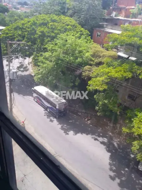 Alquiler de Local 46 Mtrs2, Piso 4, Edif. Compro, Sector Las Barrancas, Guatire, Venezuela - 6
