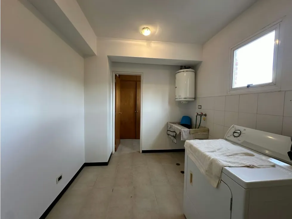 Se vende Apto duplex 345m² 3h+s/3b+s/4p Lomas de chuao - 19