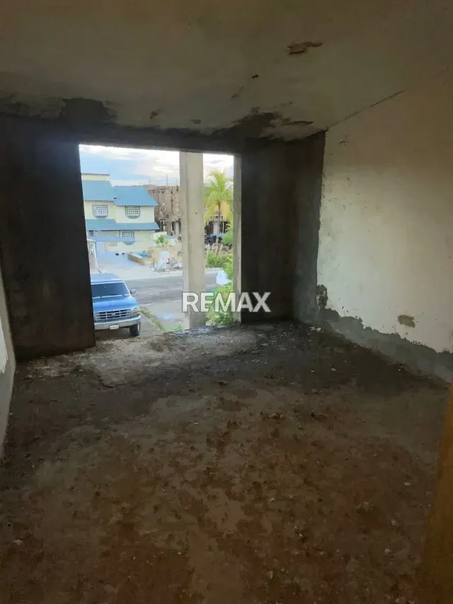 SE VENDE CASA BOTE A EN OBRA GRIS - 5