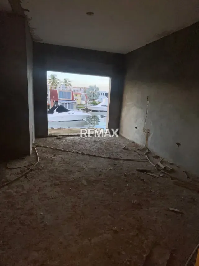 SE VENDE CASA BOTE A EN OBRA GRIS - 6