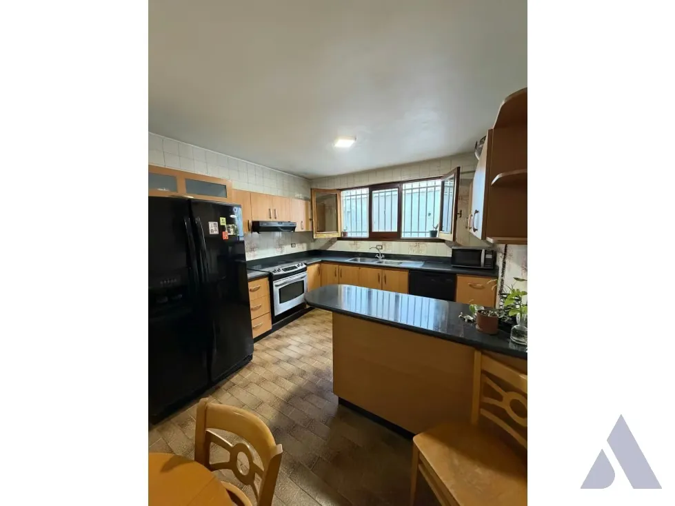 Vendo casa para remodelar 900m2 Colinas de Tamanaco 7221 - 14