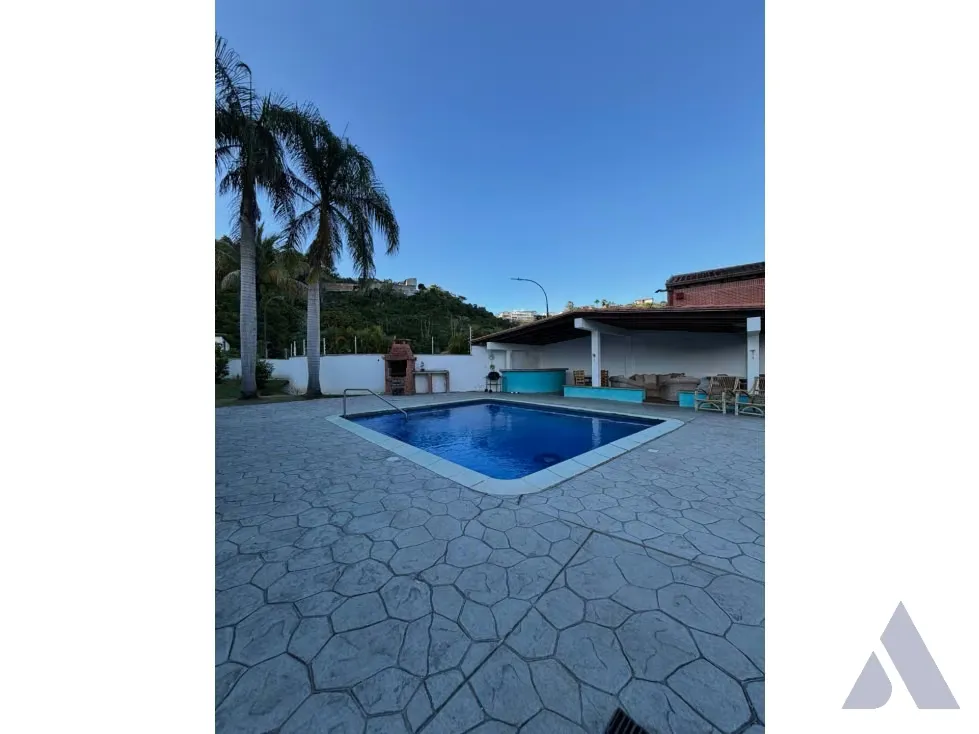 Vendo casa para remodelar 900m2 Colinas de Tamanaco 7221 - 26