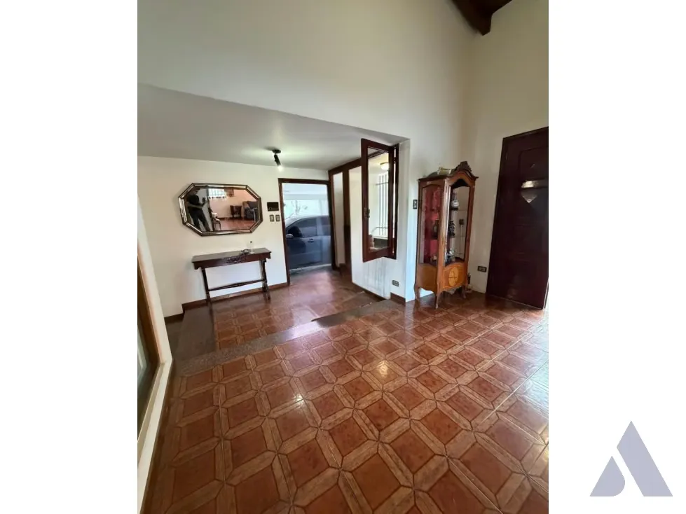 Vendo casa para remodelar 900m2 Colinas de Tamanaco 7221 - 5