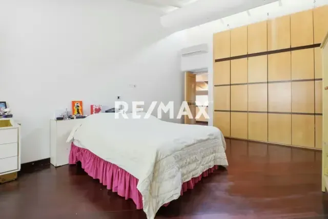 Casa en CALLE CERRADA muy cerca del Club La Lagunita 2300 m2 - 11