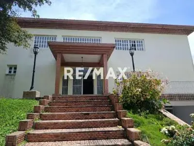Espectacular Casa en Venta en San Diego de los Altos
