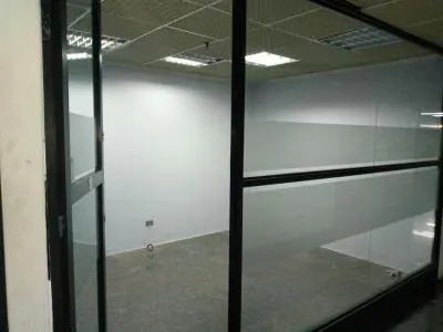 LOCAL COMERCIAL EN ALQUILER C.C. MACARACUAY PLAZA (C2 4I)