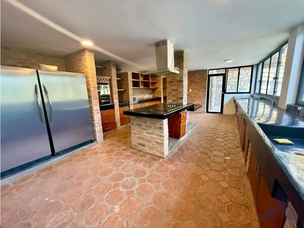 Se vende casa c/ piscina 587m2 Valle Arriba 4842 - 35