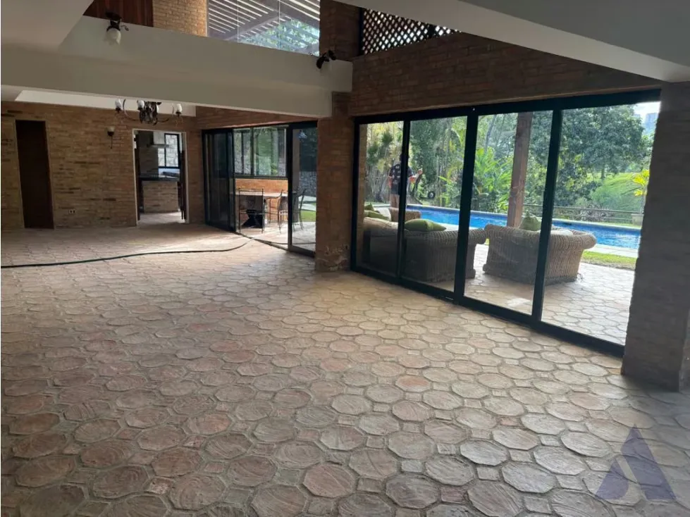 Se vende casa c/ piscina 587m2 Valle Arriba 4842 - 41