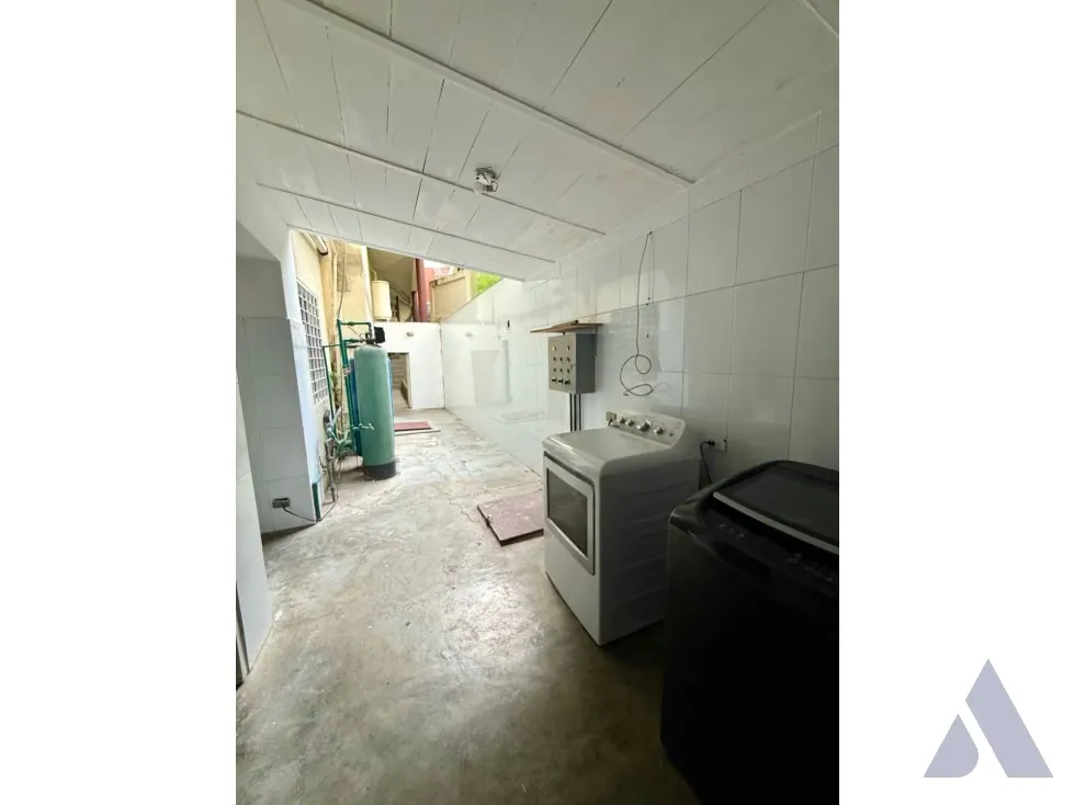 Se vende casa c/ piscina 587m2 Valle Arriba 4842 - 49