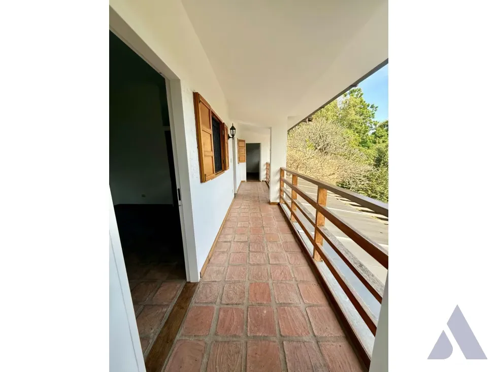 Se vende casa c/ piscina 587m2 Valle Arriba 4842 - 6