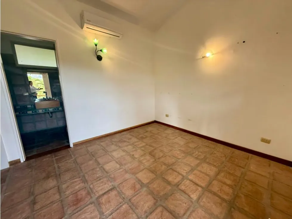 Se vende casa c/ piscina 587m2 Valle Arriba 4842 - 8