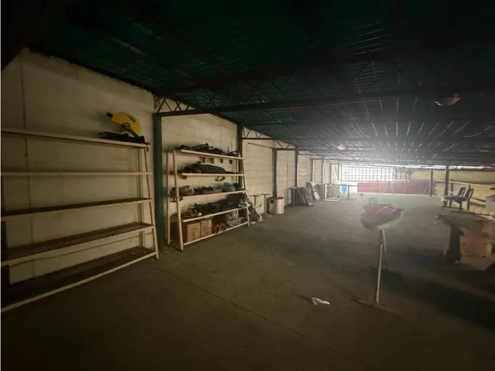 Vendo galpón 800m2 La Yaguara 5302 - 7