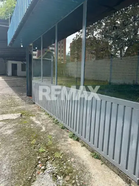 Terreno comercial final Av 6 las acacias
