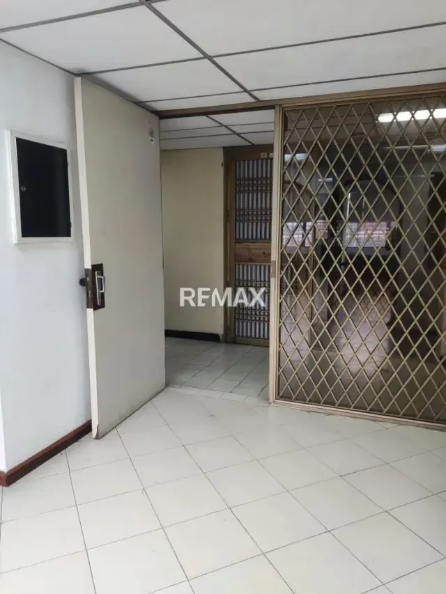 ALQUILER LOCAL COMERCIAL EN LA TORRE UNION PISO 3 - 3