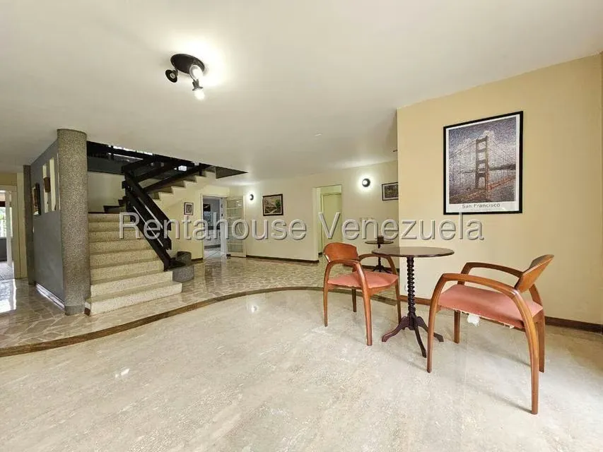 Casa (Duplex) en Venta en Prados del Este, Distrito Metropolitano - 11
