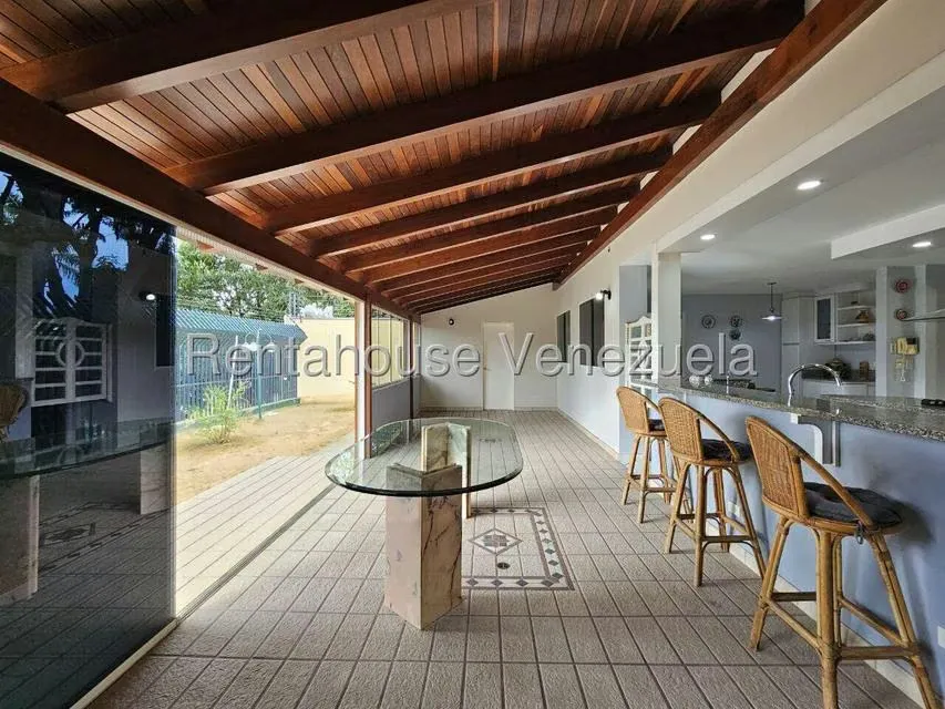 Casa (Duplex) en Venta en Prados del Este, Distrito Metropolitano - 17