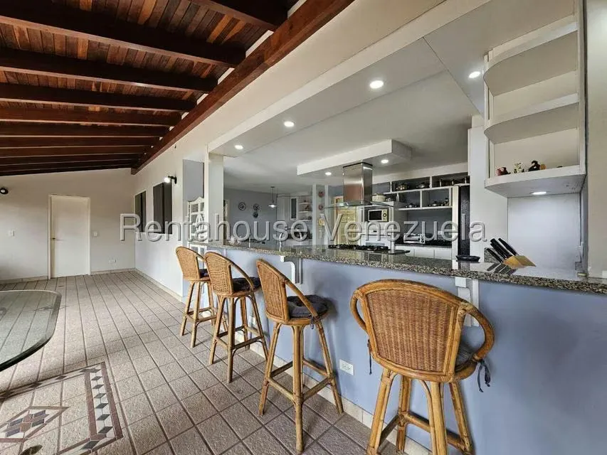Casa (Duplex) en Venta en Prados del Este, Distrito Metropolitano - 18