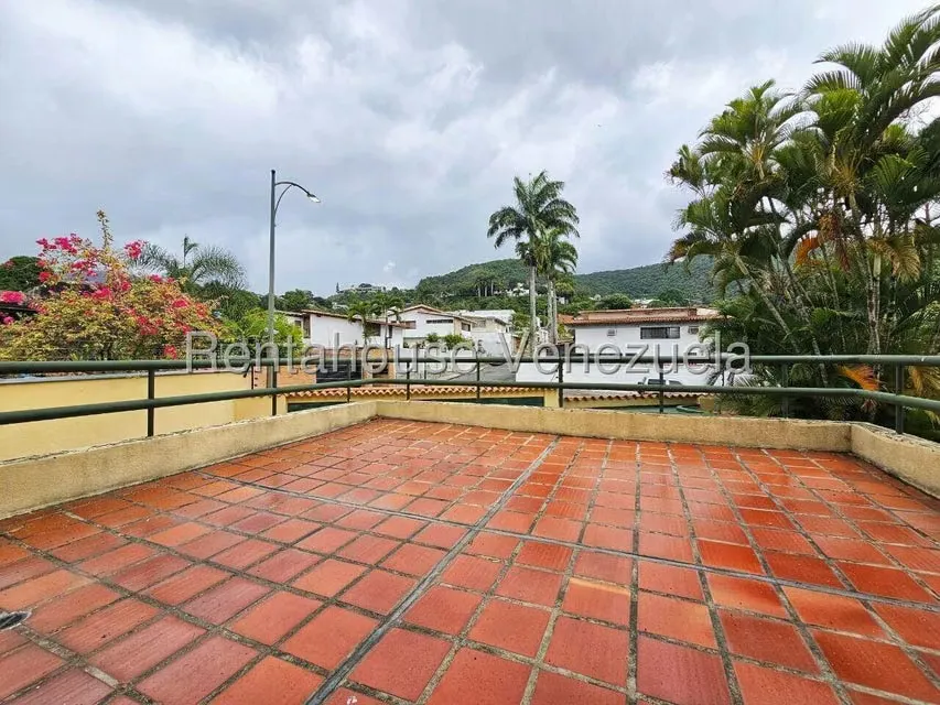 Casa (Duplex) en Venta en Prados del Este, Distrito Metropolitano - 38