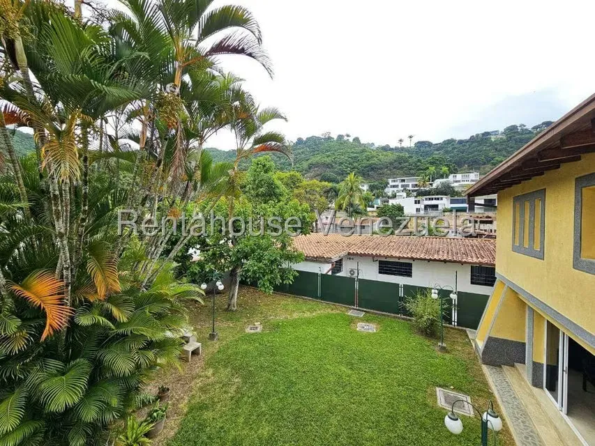 Casa (Duplex) en Venta en Prados del Este, Distrito Metropolitano - 39
