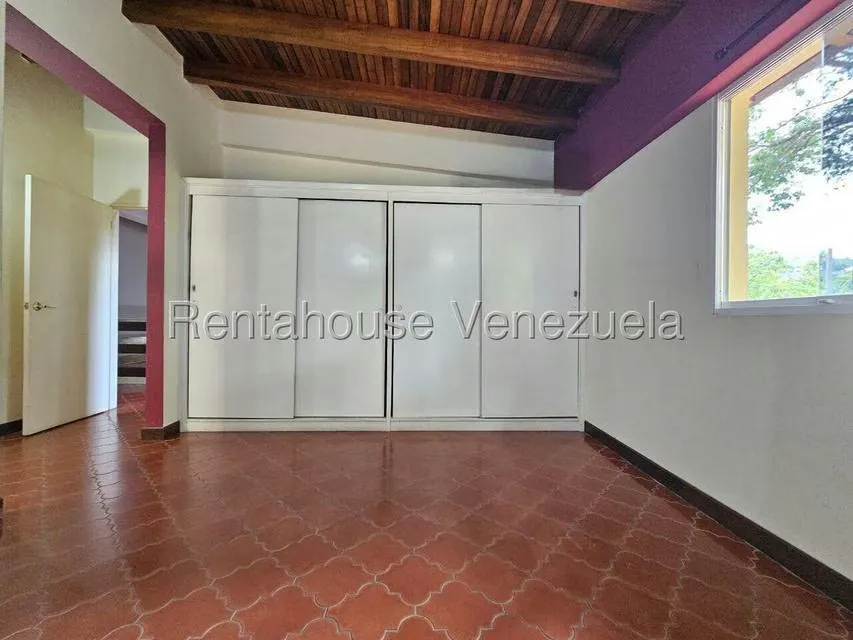 Casa (Duplex) en Venta en Prados del Este, Distrito Metropolitano - 42