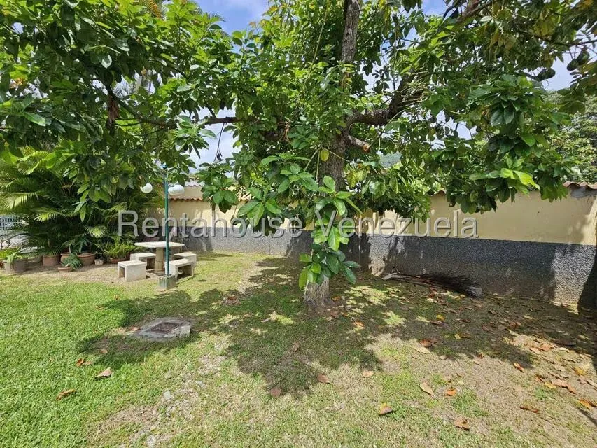 Casa (Duplex) en Venta en Prados del Este, Distrito Metropolitano - 6